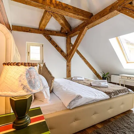 Historical Apartment *