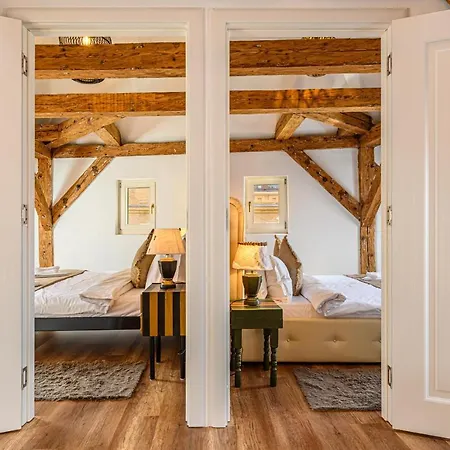 Historical Apartment *