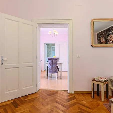 Historical Μπρασόβ