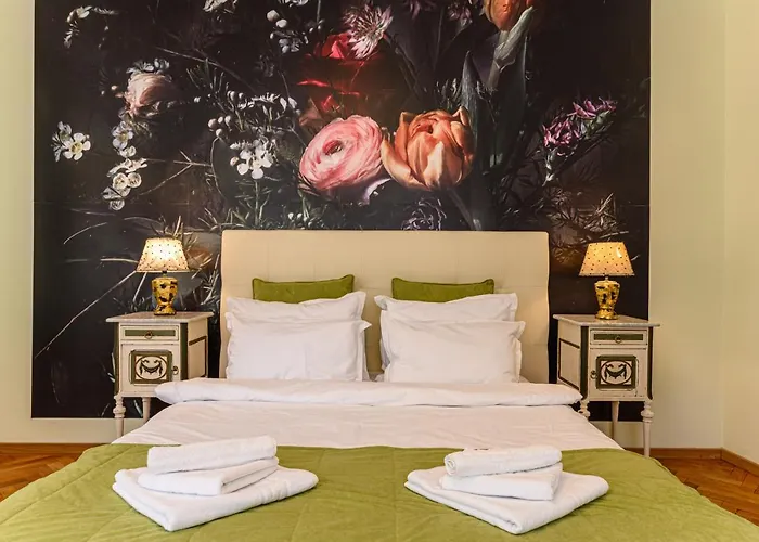 Historical Apartment *